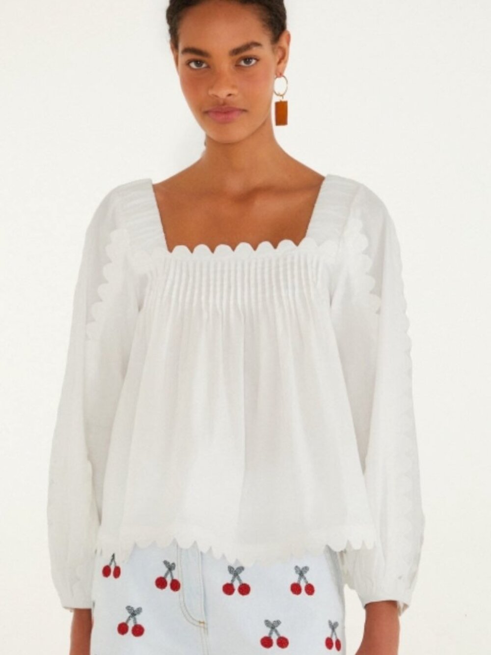 Farm Rio Off-White Long Sleeve Smocked Blouse/Top/Shirt Scalloped Size Small NWT